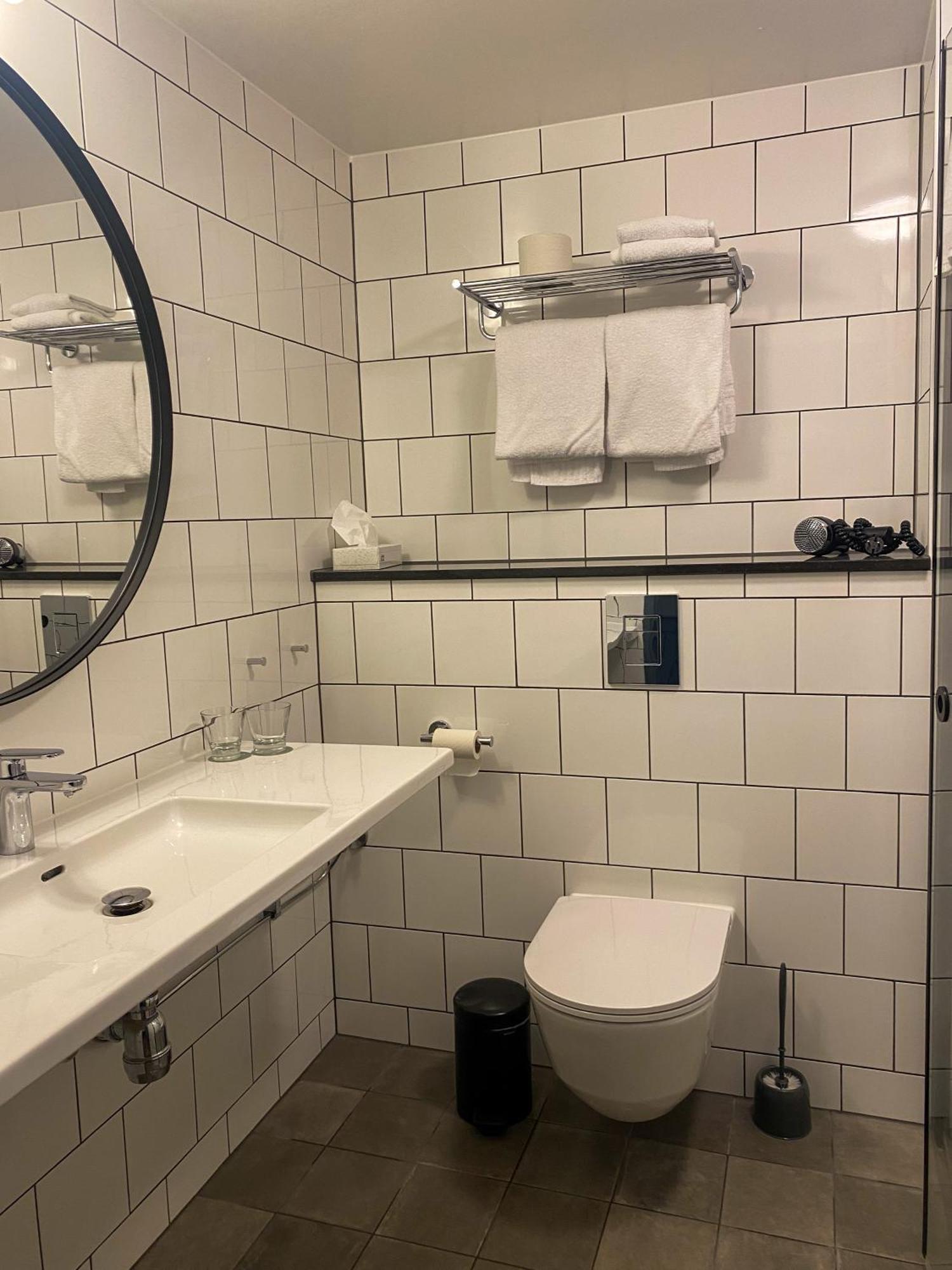 Home Hotel Tollboden Драмен Екстериор снимка